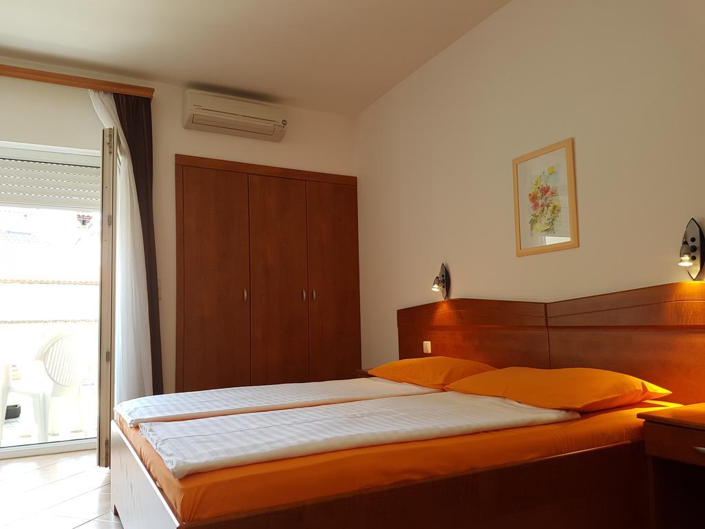 Guesthouse Villa Adria Malinska Exterior photo