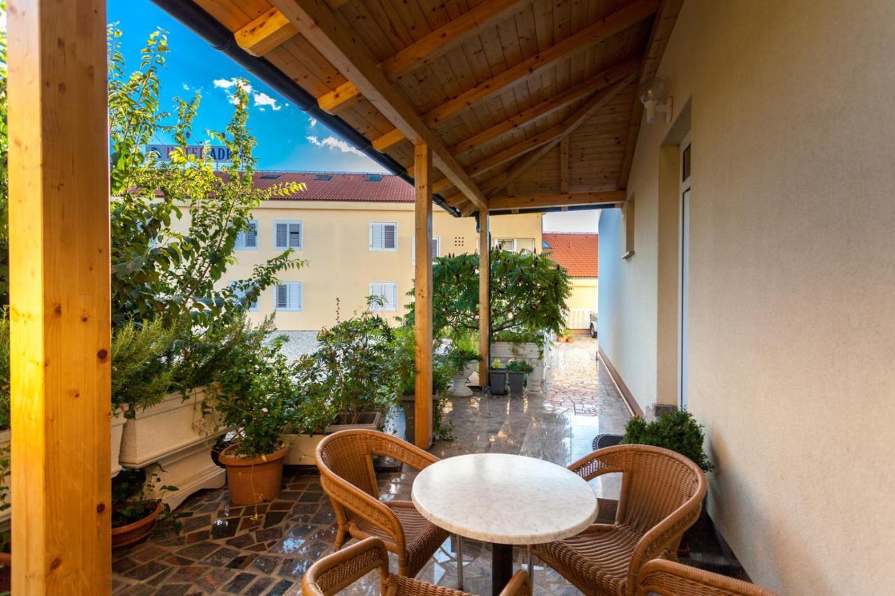 Guesthouse Villa Adria Malinska Exterior photo